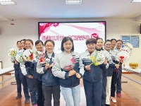 东风十里，不如你笑容！致最美的你们
