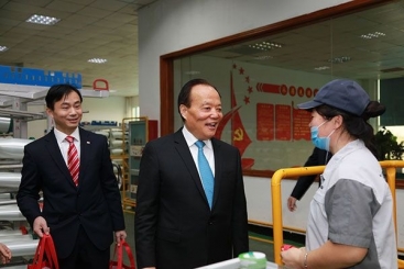 大岁首一，张毓强总裁慰问坚守岗位员工